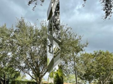 MIGHTY (OUTDOOR MONUMENTAL)