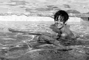 Audrey Hepburn-Pool B&W