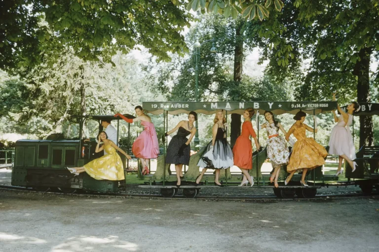 Models on Train, Bois De Boulogne, Paris