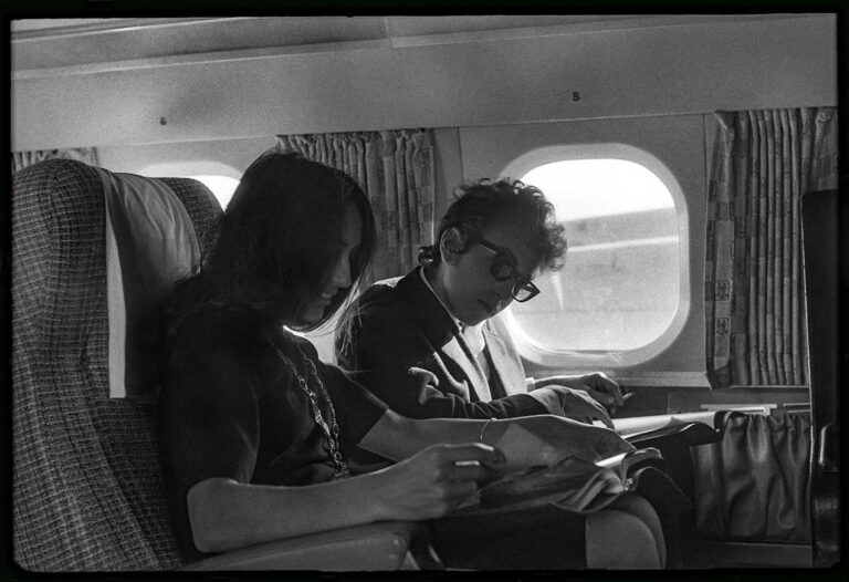 Bob Dylan & Joan Baez Enroute to Buffalo Concert (1)