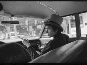 Bob Dylan, Pointing in the Car