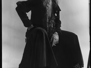 Janis Joplin, Sitting with Cigarette