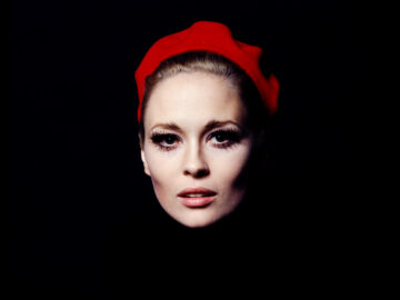 Faye Dunaway, Red Hat