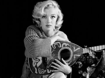 Marilyn Monroe, Guitar