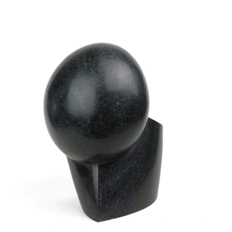 Tête (Black Granite)